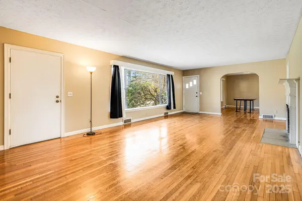 92 Parkway View RD, Mars Hill, NC 28754