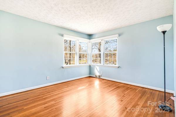 92 Parkway View RD, Mars Hill, NC 28754
