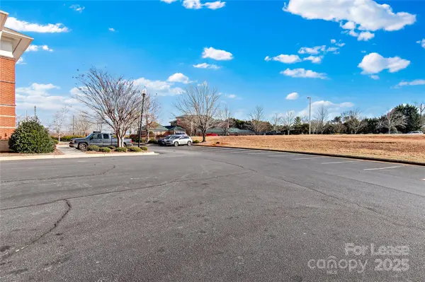 135 Boxwood DR #Upstairs Offices, Mocksville, NC 27028