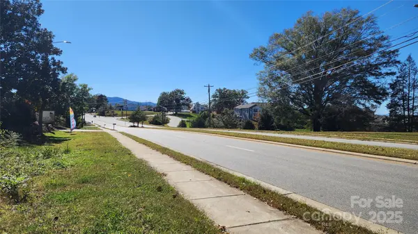 303 Old Nc 18 HWY, Morganton, NC 28655