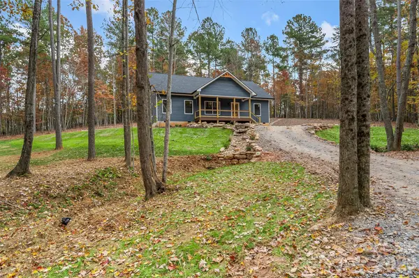 195 Grandview Peaks DR, Nebo, NC 28761