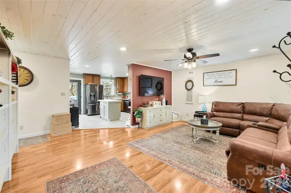 6 Gun Flint TRL, Fletcher, NC 28732