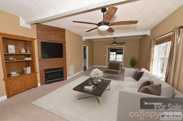 518 30th Avenue CIR NE, Hickory, NC 28601