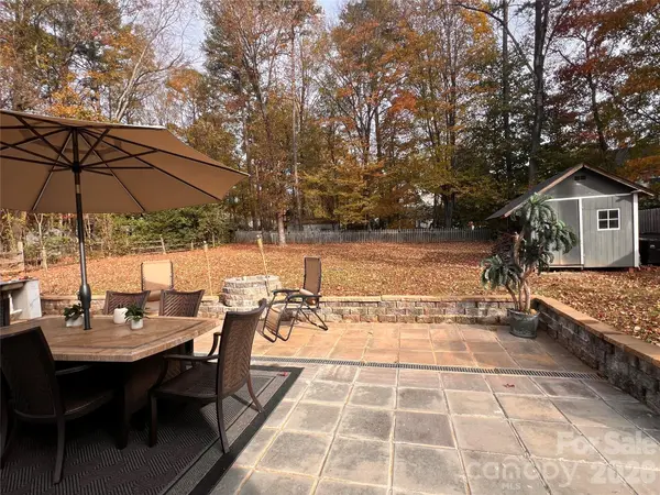 2913 Summerland DR, Charlotte, NC 28105