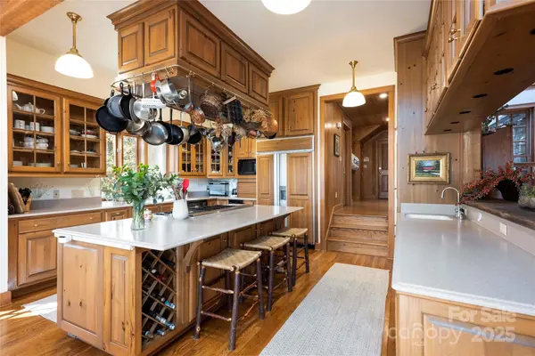 132 Red Bird CIR, Lake Toxaway, NC 28747