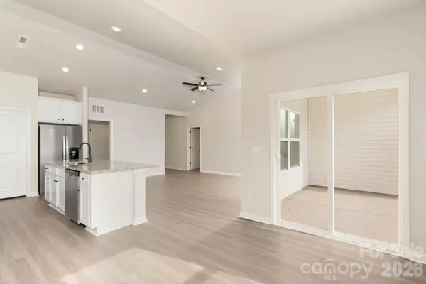 3458 Robindale DR, Winston Salem, NC 27127
