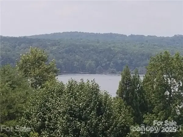 176 Mallard DR, Badin Lake, NC 28127