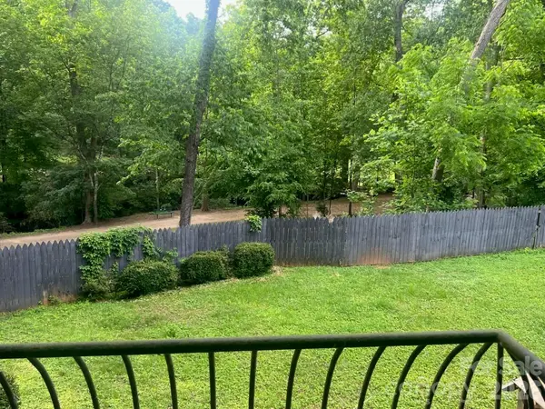 341 N Oak ST, Statesville, NC 28677