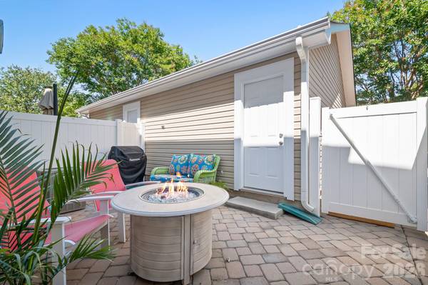 18478 W Catawba AVE, Cornelius, NC 28031