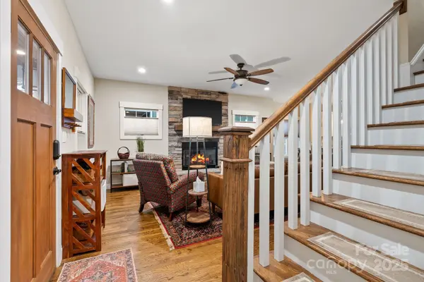 31 Elkmont DR, Asheville, NC 28804