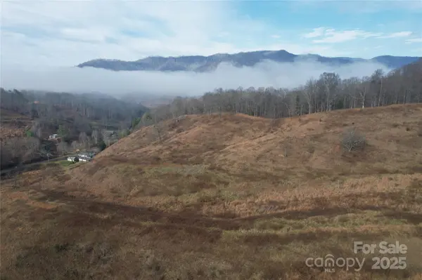 385 Fork Mountain RD, Bakersville, NC 28705