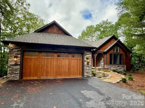 5039 Connestee TRL, Brevard, NC 28712