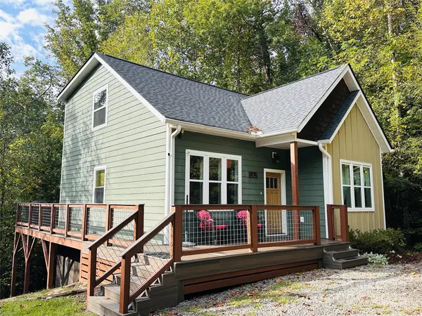 14 Constitution CT, Asheville, NC 28805