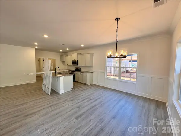 724 Inwood Hill DR #8, Gastonia, NC 28056