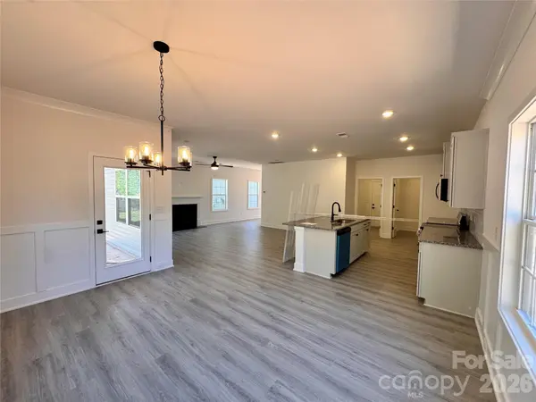 724 Inwood Hill DR #8, Gastonia, NC 28056
