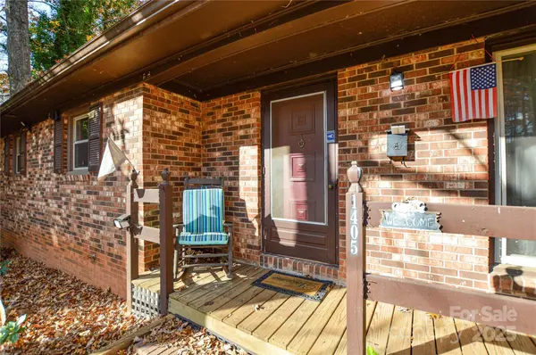 1405 Forest Park DR, Statesville, NC 28677
