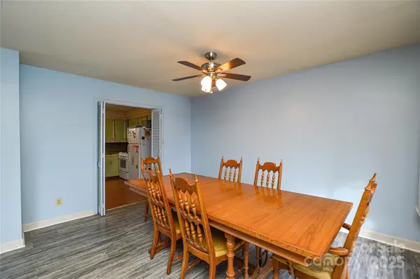 1405 Forest Park DR, Statesville, NC 28677