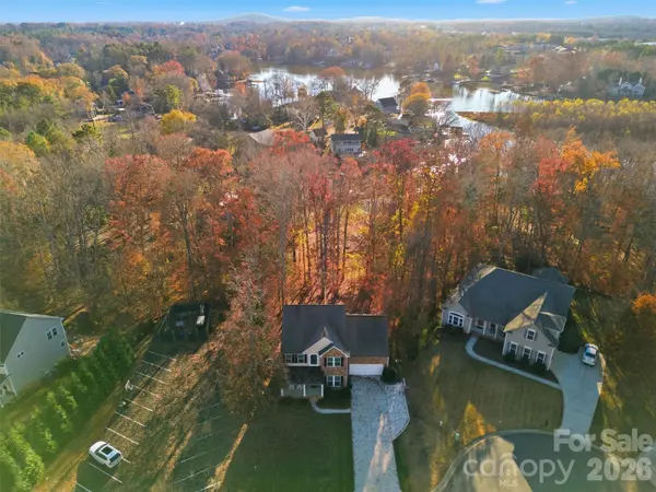 447 Leaf Arbor CT, Lake Wylie, SC 29710