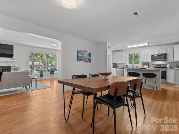 1110 3rd AVE W #multiple, Hendersonville, NC 28739