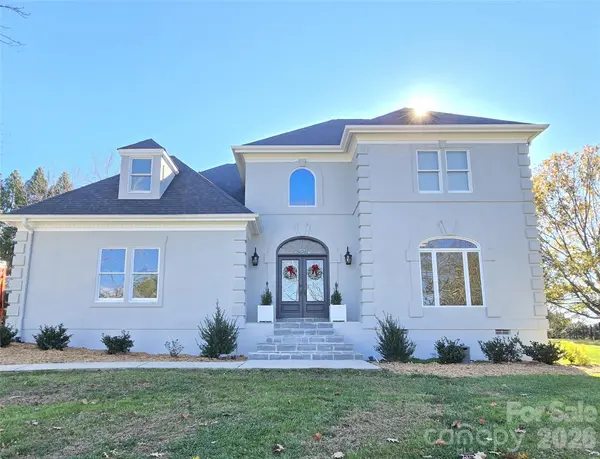 40 Shipwatch DR, Hickory, NC 28601