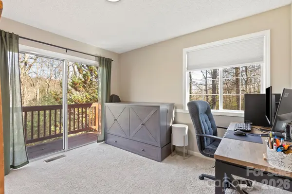 124 Flat Creek DR, Lake Toxaway, NC 28747