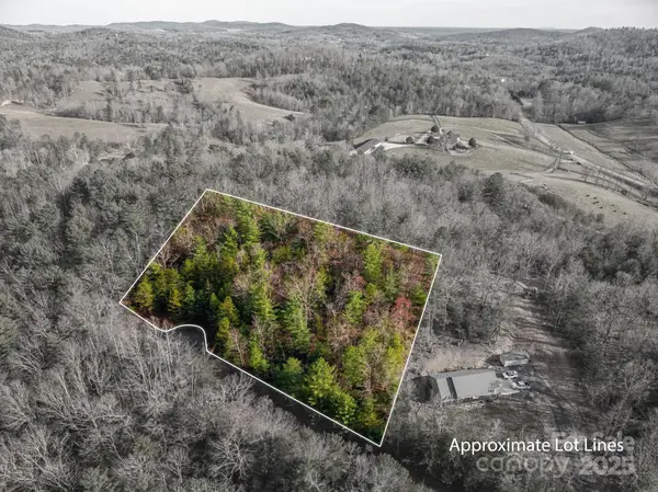 3129 Mountain Laurel DR, Lenoir, NC 28645