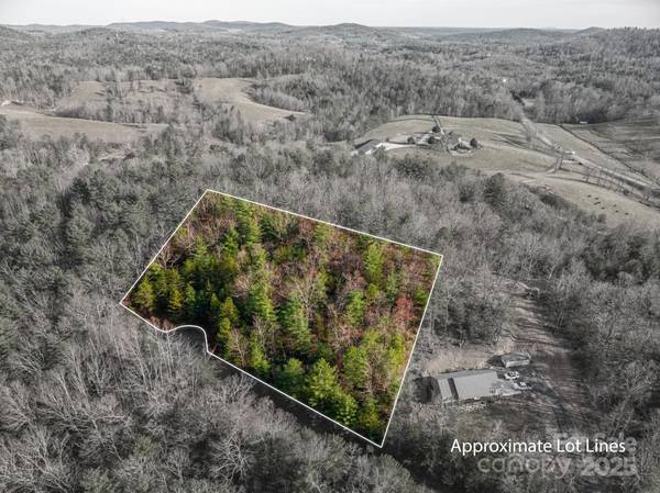 3129 Mountain Laurel DR, Lenoir, NC 28645