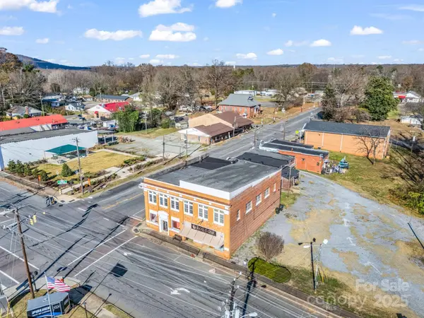 101 E FIRST ST, Lowell, NC 28098