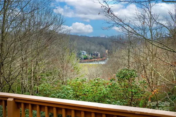 42 Tsitsi CT, Brevard, NC 28712