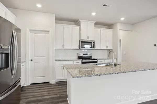 5033 Poplin VLY, Cherryville, NC 28021