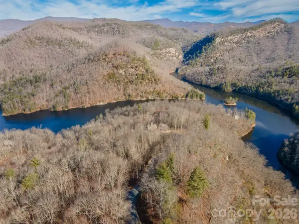 762 Scarlet Oak RD, Tuckasegee, NC 28783