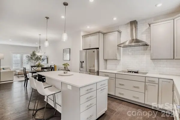3800 Sky Haven DR, Charlotte, NC 28209