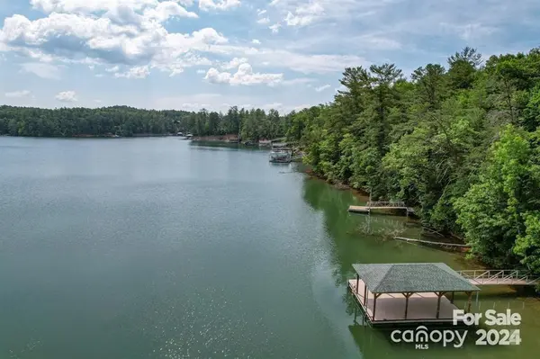 597 Peninsula Reserve RD #34, Nebo, NC 28761