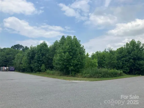1320 Burkemont AVE, Morganton, NC 28655