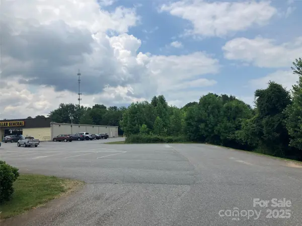1320 Burkemont AVE, Morganton, NC 28655