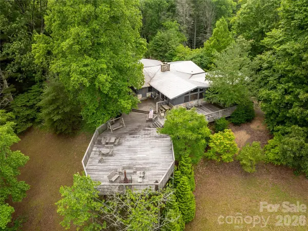 2736 White Oak Flats RD, Green Mountain, NC 28740