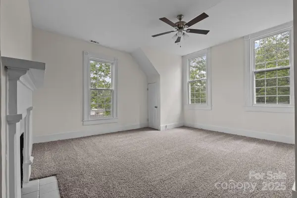 301 W Central ST, Maxton, NC 28364