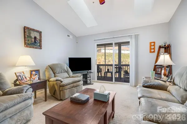 2904 Sagamore LN, Asheville, NC 28806