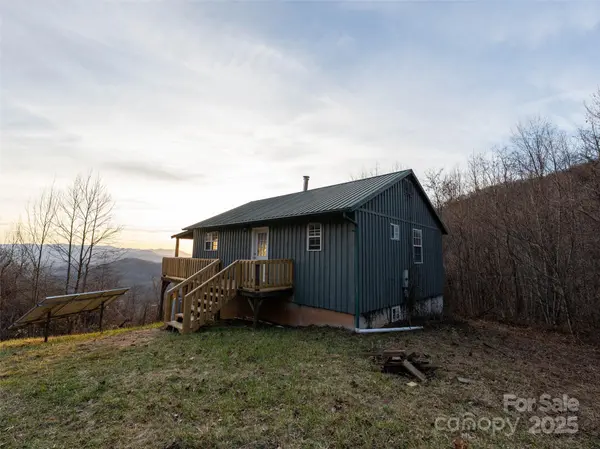 506 Rocky Acres RD, Canton, NC 28716