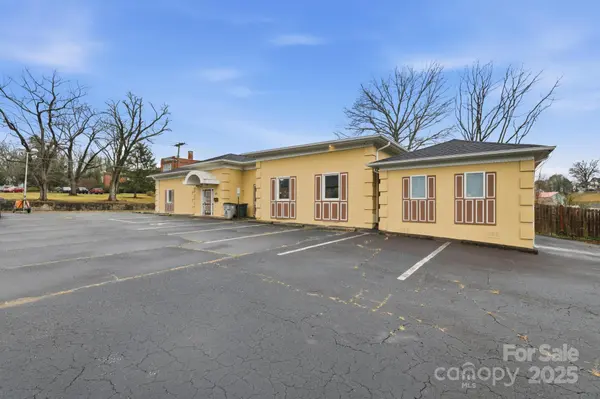 101 Willow ST NW, Lenoir, NC 28645
