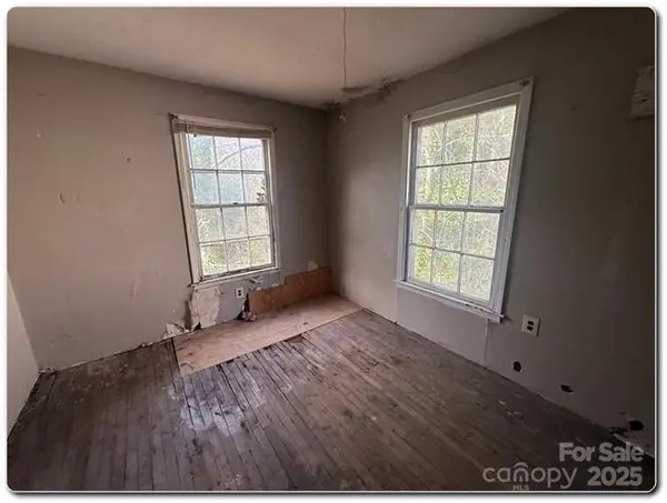 515 S Maple ST, Dallas, NC 28034