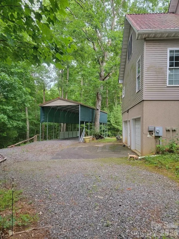 31 Reeds Creek RD, Fairview, NC 28730