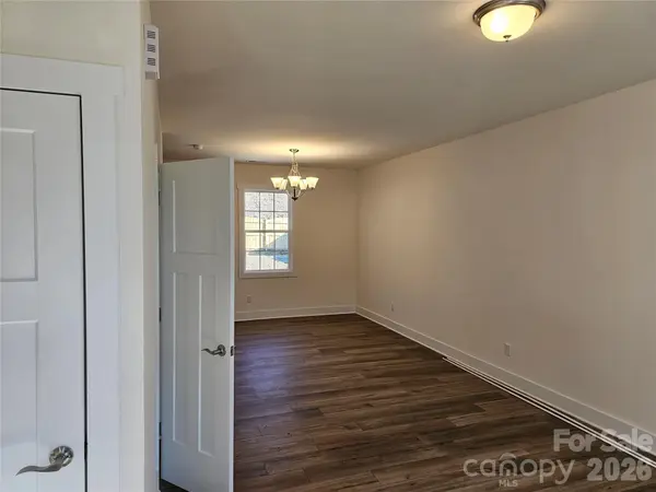 109 Crew LN, Black Mountain, NC 28711