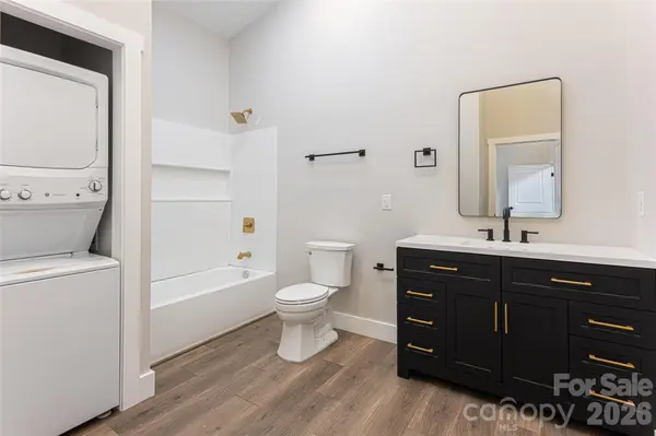 153 Hackleburg LN, Hendersonville, NC 28792