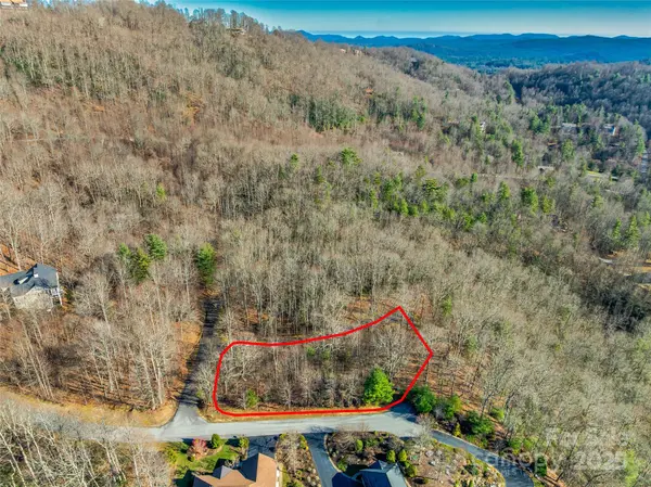 211 Ladys Fern TRL, Laurel Park, NC 28739