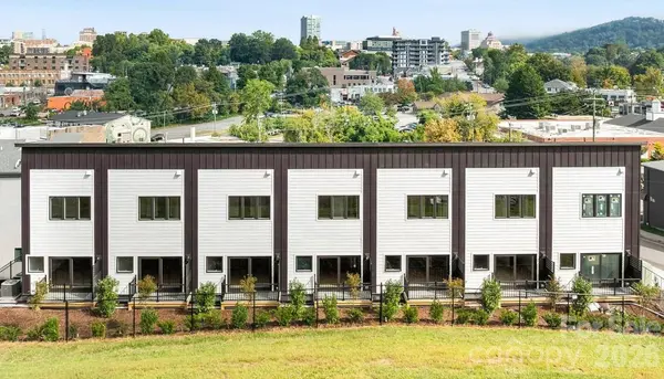 3 Lee Garden LN #104, Asheville, NC 28801