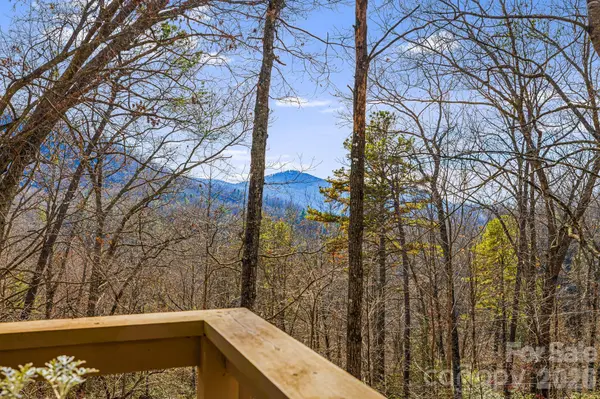 65 Roy LN, Black Mountain, NC 28711