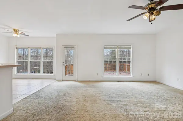 3543 Lake Bluff DR, Sherrills Ford, NC 28673