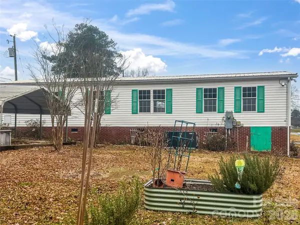 205 W Haywood LN, Mount Gilead, NC 27306