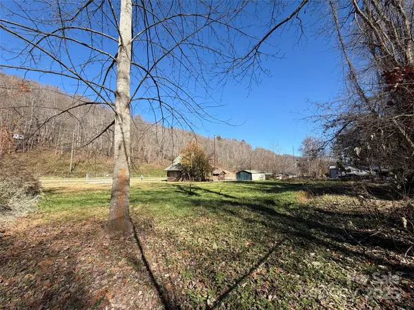 2843 Dellwood RD, Waynesville, NC 28786